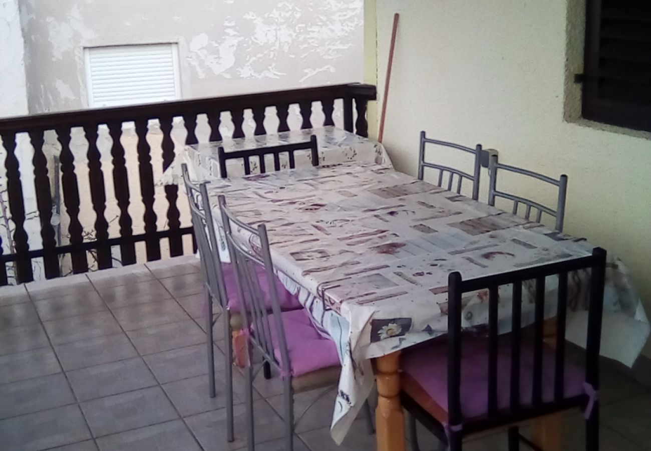 Apartamento en Ždrelac - Apartamento en Ždrelac con Balcón, Acondicionador, WIFI, Lavadora (4834-2)