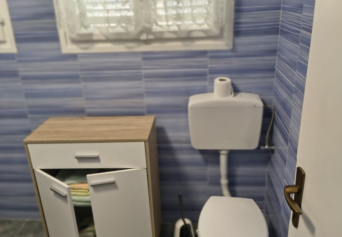 Apartamento en Ždrelac - Apartamento en Ždrelac con Balcón, Acondicionador, WIFI, Lavadora (4834-2)