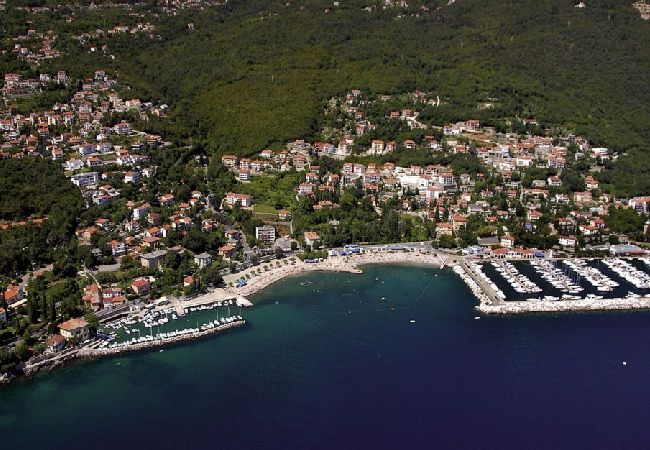 Apartamento en Icici - Apartamento en Ičići con Seaview, Terraza, WIFI (4870-3) Apartamento en Icici - Apartamento en Ičići con Seaview, Terraza, WIFI (4870-3)