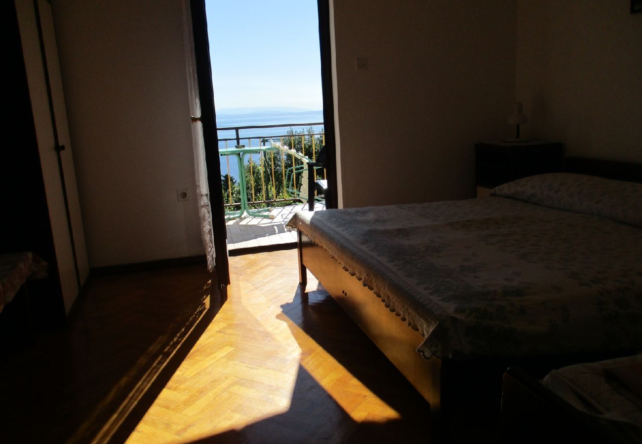 Apartamento en Icici - Apartamento en Ičići con Seaview, Terraza, WIFI (4870-3)