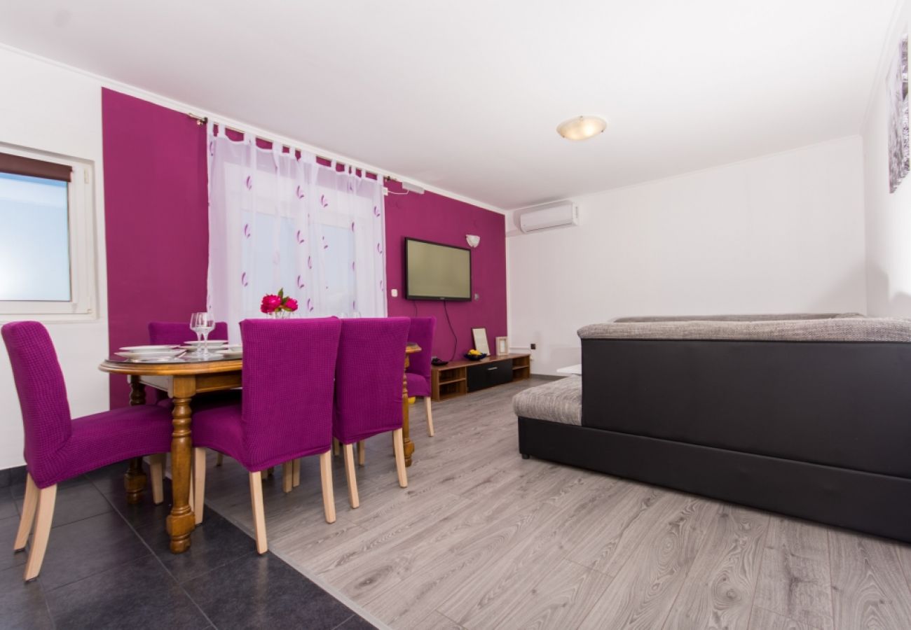 Apartamento en Okrug Gornji - Apartamento en Okrug Gornji con Seaview, Terraza, Acondicionador, WIFI (4882-3)