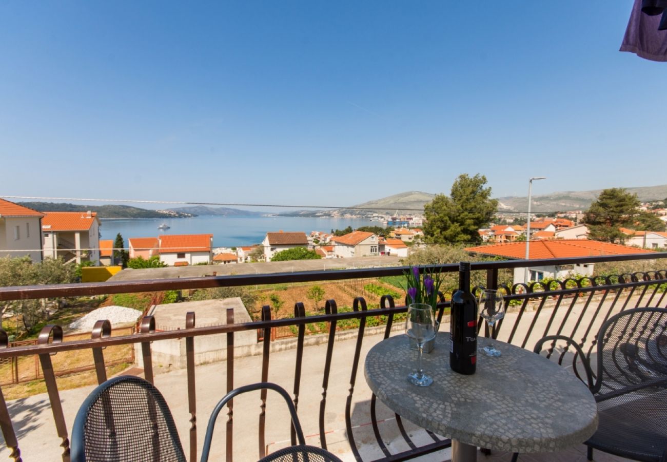 Apartamento en Okrug Gornji - Apartamento en Okrug Gornji con Seaview, Terraza, Acondicionador, WIFI (4882-3)