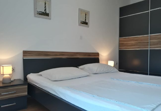 Apartamento en Supetarska Draga - Apartamento en Supetarska Draga con Seaview, Balcón, Acondicionador, WIFI (4894-1) Apartamento en Supetarska Draga - Apartamento en Supetarska Draga con Seaview, Balcón, Acondicionador, WIFI (4894-1)