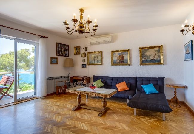 Apartamento en Mali Lošinj - Apartamento en Mali Lošinj con Seaview, Balcón, Acondicionador, WIFI (4896-4) Apartamento en Mali Lošinj - Apartamento en Mali Lošinj con Seaview, Balcón, Acondicionador, WIFI (4896-4)