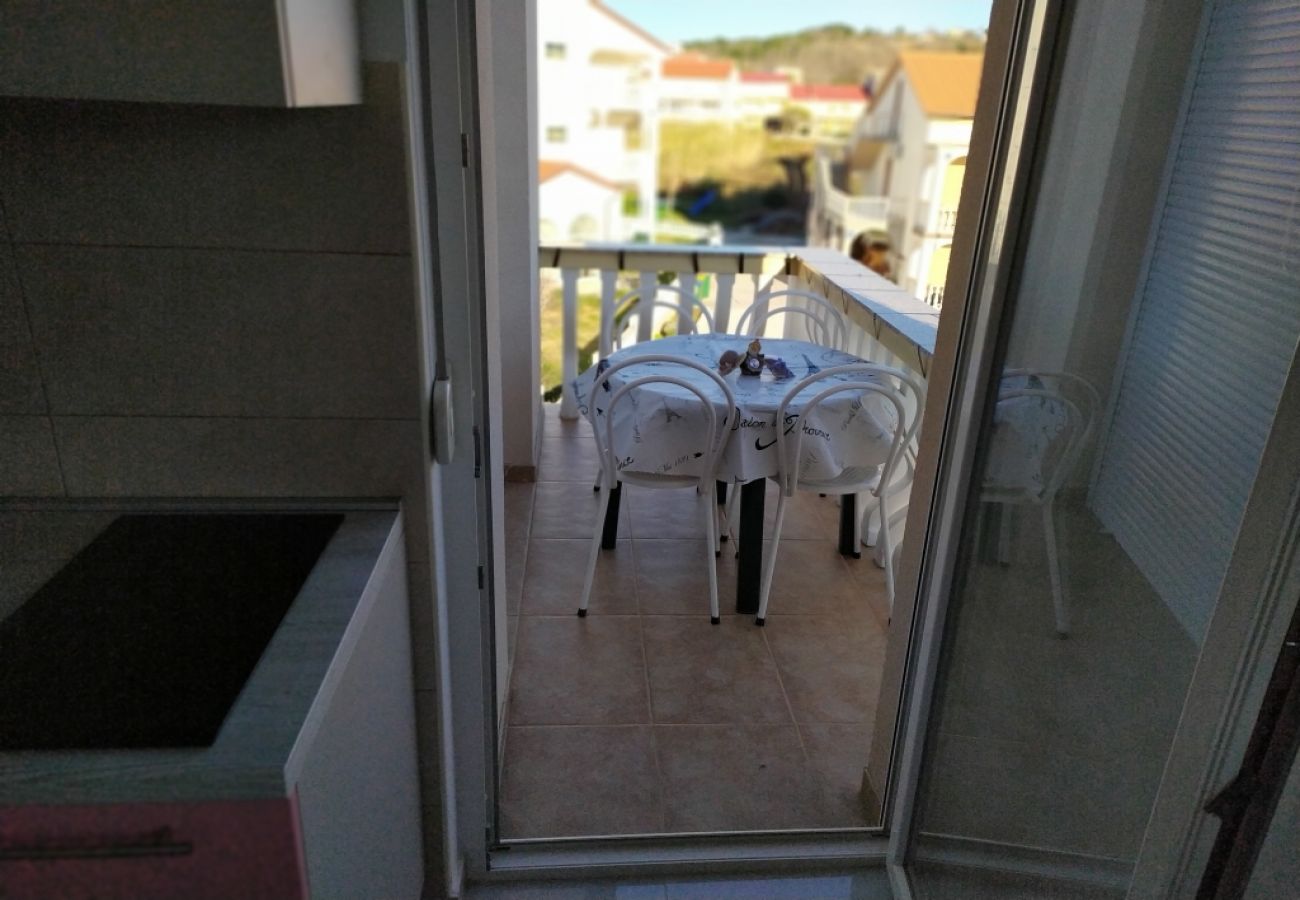 Apartamento en Lopar - Apartamento en Lopar con Terraza, Acondicionador, WIFI, Lavadora (4619-3)