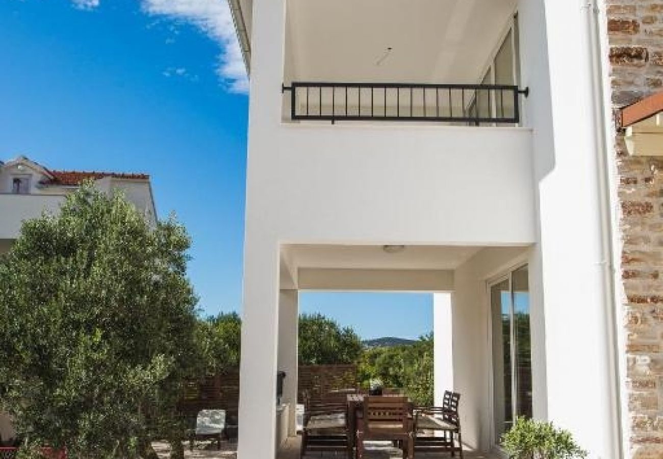 Apartamento en Vodice - Apartamento en Vodice con Terraza, Acondicionador, WIFI, Lavavajillas (4932-3)