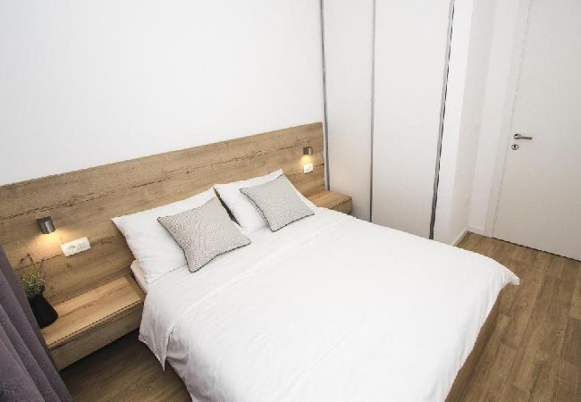 Apartamento en Vodice - Apartamento en Vodice con Terraza, Acondicionador, WIFI, Lavavajillas (4932-2) Apartamento en Vodice - Apartamento en Vodice con Terraza, Acondicionador, WIFI, Lavavajillas (4932-2)