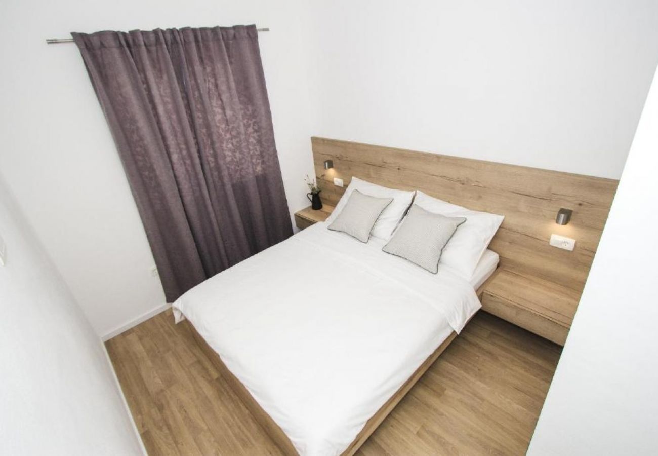 Apartamento en Vodice - Apartamento en Vodice con Terraza, Acondicionador, WIFI, Lavavajillas (4932-2)