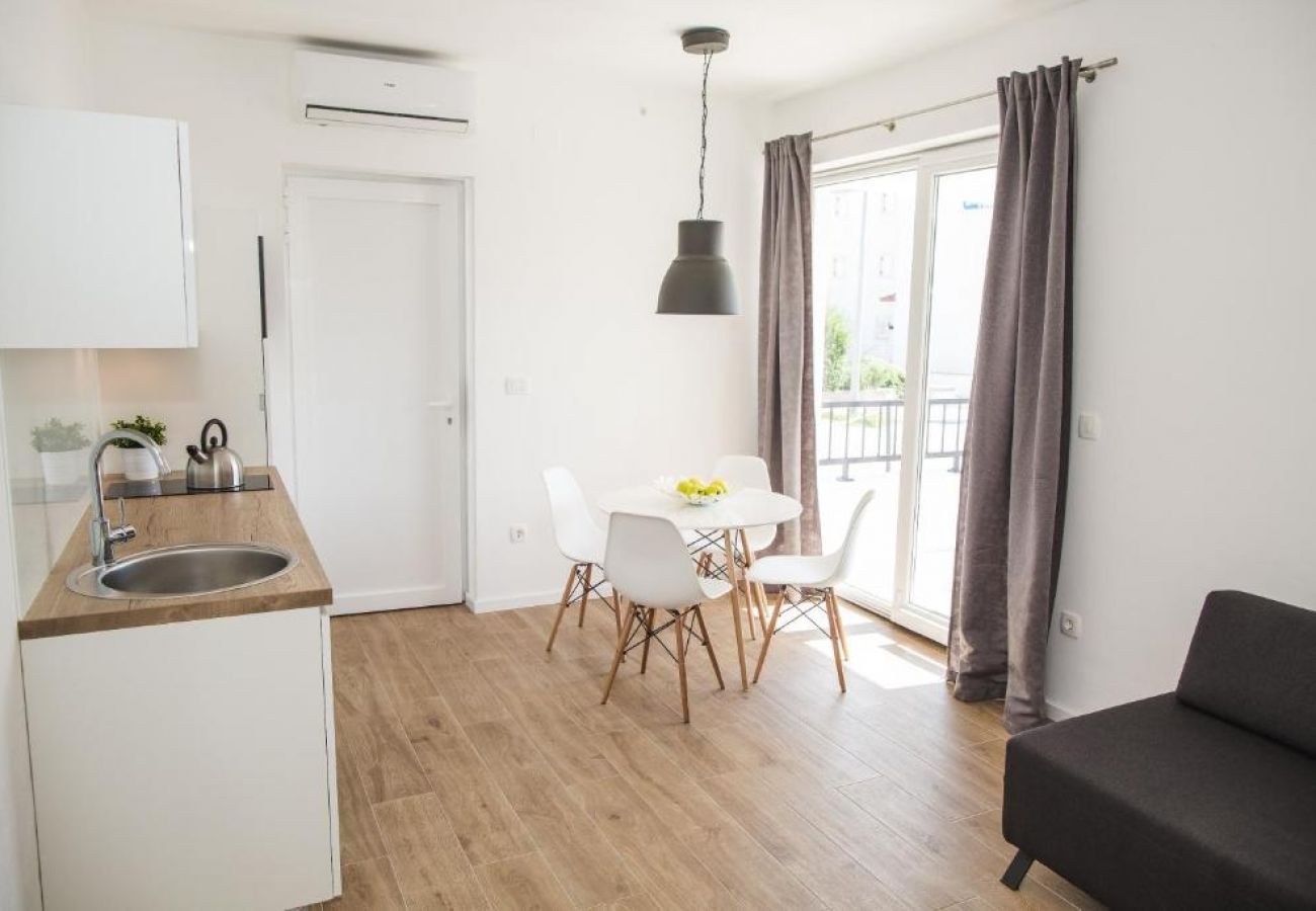 Apartamento en Vodice - Apartamento en Vodice con Terraza, Acondicionador, WIFI, Lavavajillas (4932-1)