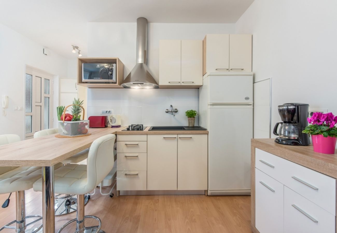 Apartamento en Porec - Apartamento en Poreč con Terraza, Acondicionador, WIFI, Lavadora (4928-8)