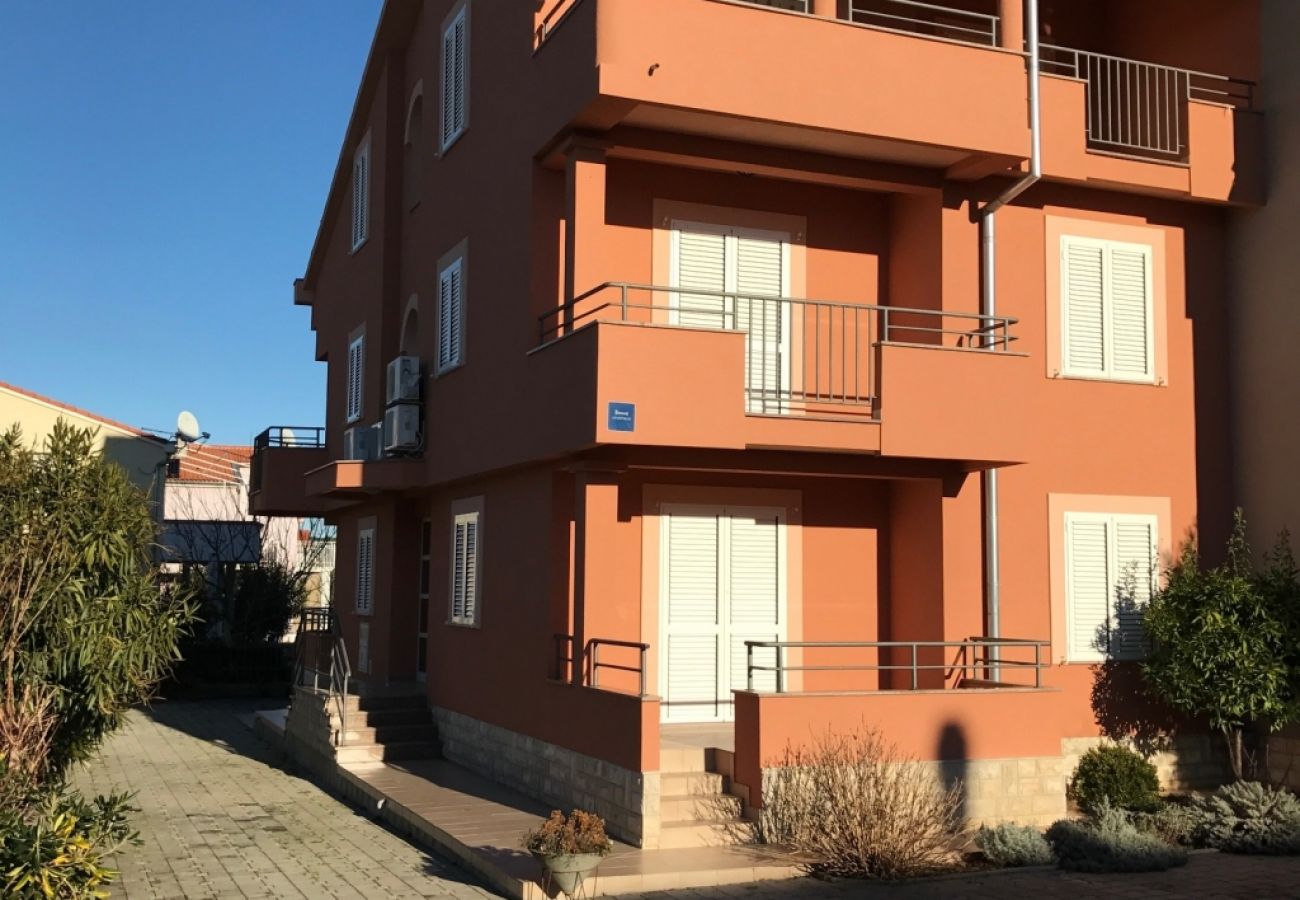 Apartamento en Sukošan - Apartamento en Sukošan con Balcón, Acondicionador, WIFI (4941-4)