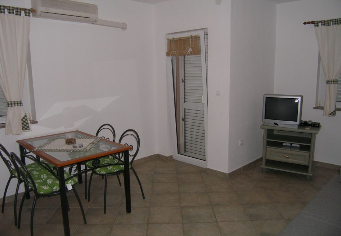 Apartamento en Sukošan - Apartamento en Sukošan con Balcón, Acondicionador, WIFI (4941-4)