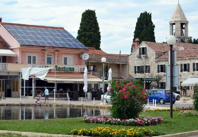 Apartamento en Sukošan - Apartamento en Sukošan con Balcón, Acondicionador, WIFI (4941-2) Apartamento en Sukošan - Apartamento en Sukošan con Balcón, Acondicionador, WIFI (4941-2)