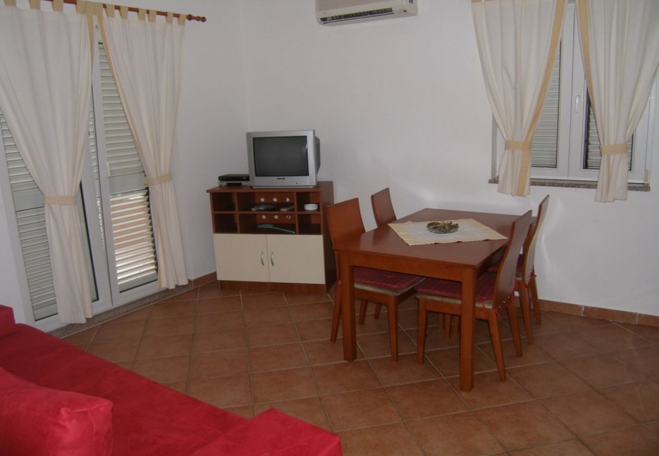 Apartamento en Sukošan - Apartamento en Sukošan con Balcón, Acondicionador, WIFI (4941-1)