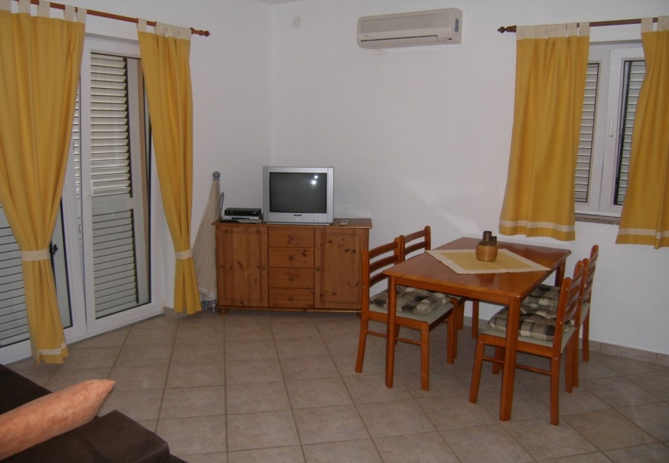 Apartamento en Sukošan - Apartamento en Sukošan con Balcón, Acondicionador, WIFI (4941-3)