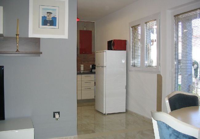 Apartamento en Fažana - Apartamento en Fažana con Terraza, Acondicionador, WIFI, Lavadora (4957-1) Apartamento en Fažana - Apartamento en Fažana con Terraza, Acondicionador, WIFI, Lavadora (4957-1)