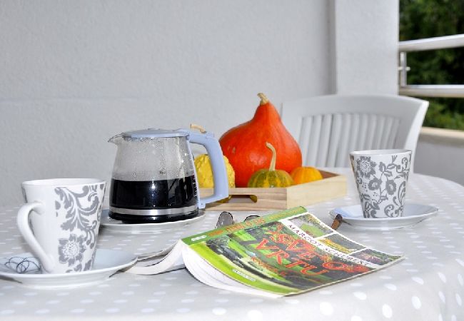 Apartamento en Duce - Apartamento en Duće con Seaview, Terraza, Acondicionador, WIFI (4969-1) Apartamento en Duce - Apartamento en Duće con Seaview, Terraza, Acondicionador, WIFI (4969-1)