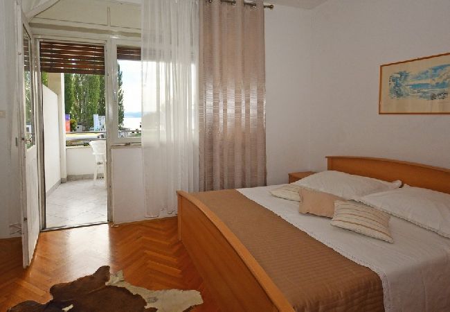 Apartamento en Duce - Apartamento en Duće con Seaview, Terraza, Acondicionador, WIFI (4969-1) Apartamento en Duce - Apartamento en Duće con Seaview, Terraza, Acondicionador, WIFI (4969-1)