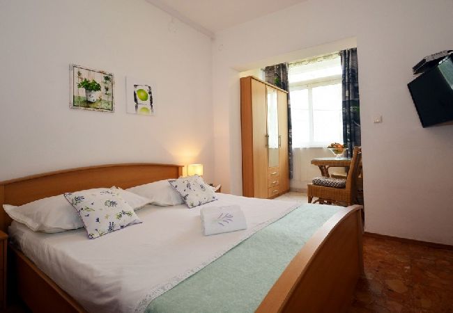 Apartamento en Duce - Apartamento en Duće con Seaview, Terraza, Acondicionador, WIFI (4969-1) Apartamento en Duce - Apartamento en Duće con Seaview, Terraza, Acondicionador, WIFI (4969-1)