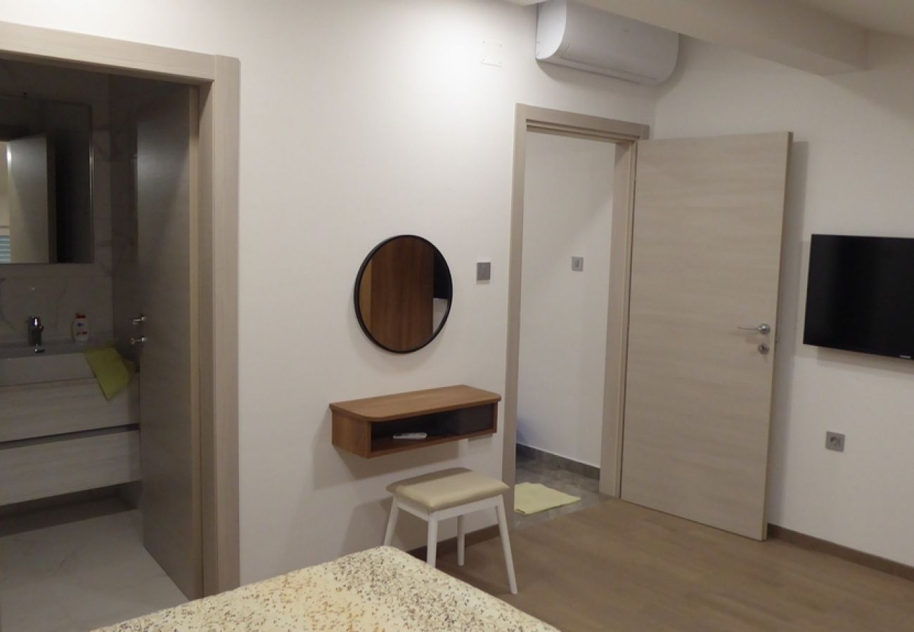 Apartamento en Crikvenica - Apartamento en Crikvenica con Seaview, Balcón, Acondicionador, WIFI (4973-1)