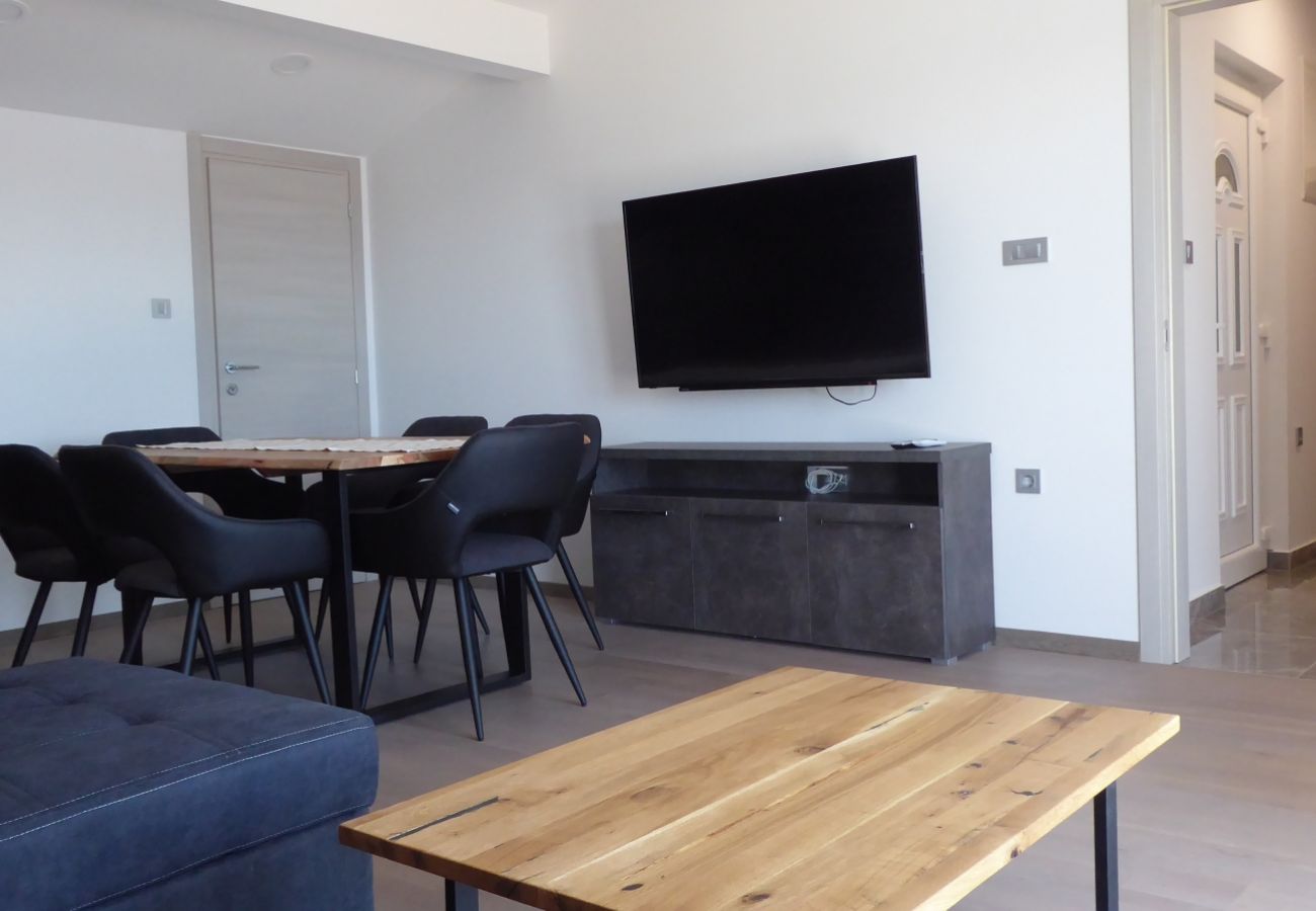 Apartamento en Crikvenica - Apartamento en Crikvenica con Seaview, Balcón, Acondicionador, WIFI (4973-1)