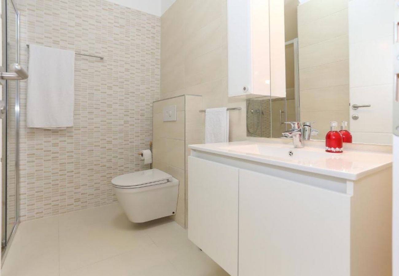 Apartamento en Tribunj - Apartamento en Tribunj con Terraza, Acondicionador, WIFI (4953-1)