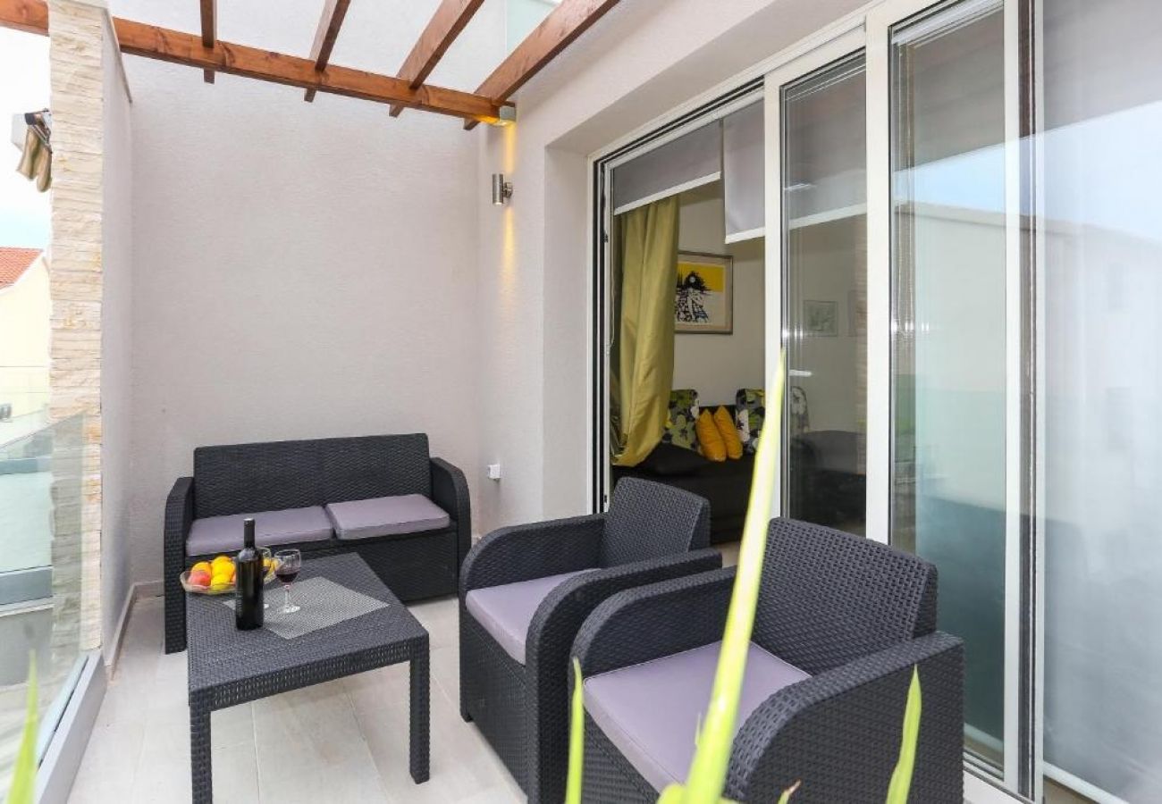 Apartamento en Tribunj - Apartamento en Tribunj con Seaview, Balcón, Acondicionador, WIFI (4953-3)