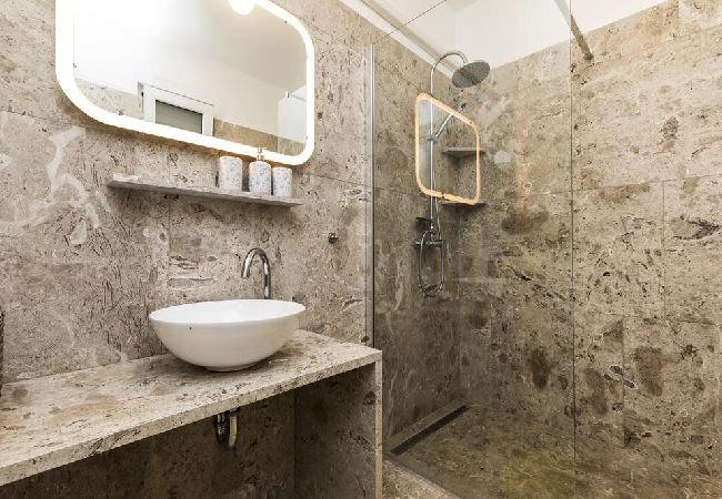 Apartamento en Mali Lošinj - Apartamento en Mali Lošinj con Seaview, Terraza, Acondicionador, WIFI (4927-1) Apartamento en Mali Lošinj - Apartamento en Mali Lošinj con Seaview, Terraza, Acondicionador, WIFI (4927-1)