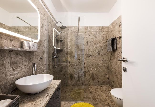 Apartamento en Mali Lošinj - Apartamento en Mali Lošinj con Seaview, Terraza, Acondicionador, WIFI (4927-1) Apartamento en Mali Lošinj - Apartamento en Mali Lošinj con Seaview, Terraza, Acondicionador, WIFI (4927-1)