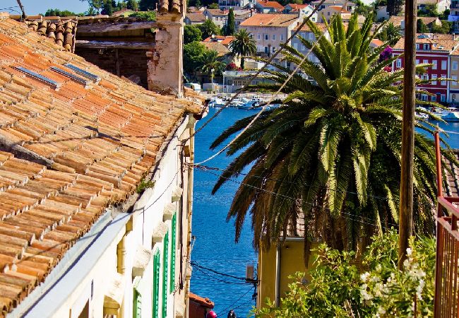 Apartamento en Mali Lošinj - Apartamento en Mali Lošinj con Seaview, Terraza, Acondicionador, WIFI (4927-1) Apartamento en Mali Lošinj - Apartamento en Mali Lošinj con Seaview, Terraza, Acondicionador, WIFI (4927-1)