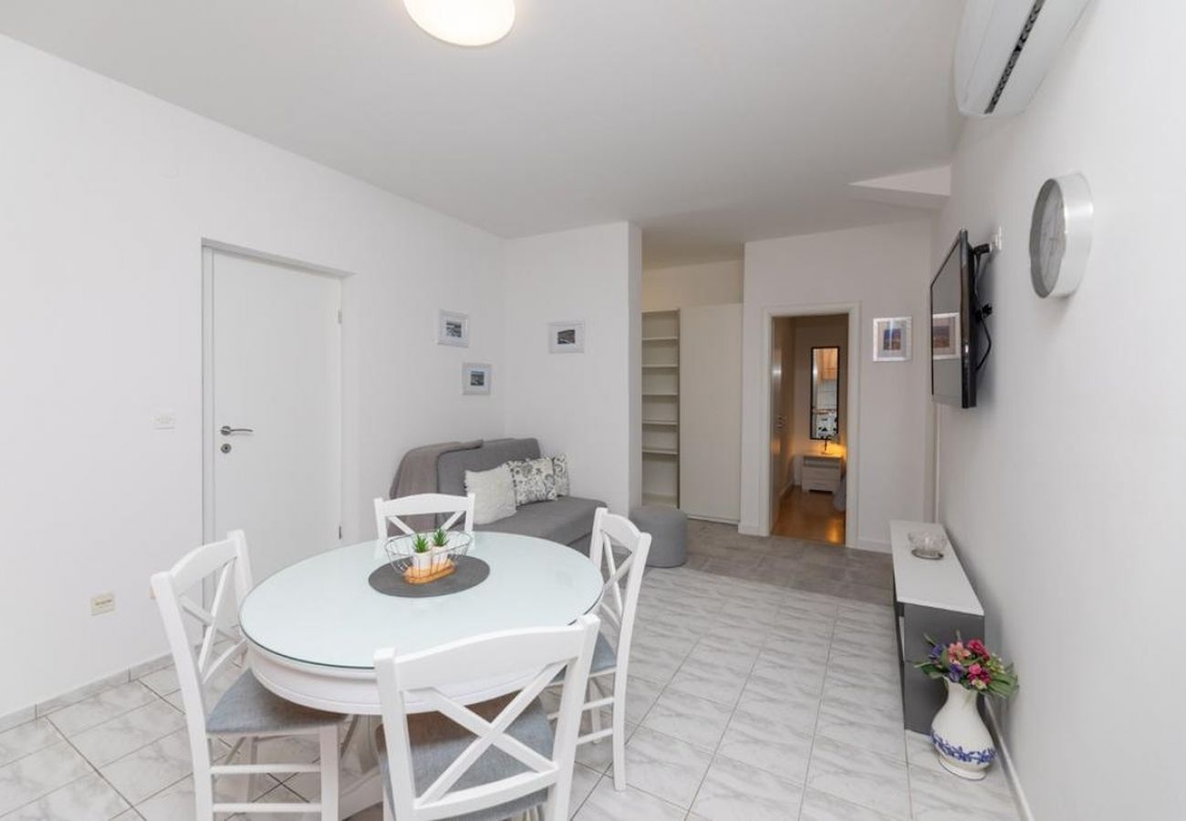 Apartamento en Supetar - Apartamento en Supetar con Terraza, Acondicionador, WIFI (3553-4)