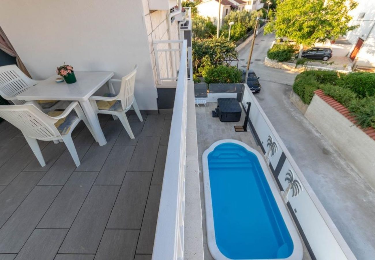 Apartamento en Supetar - Apartamento en Supetar con Terraza, Acondicionador, WIFI (3553-4)