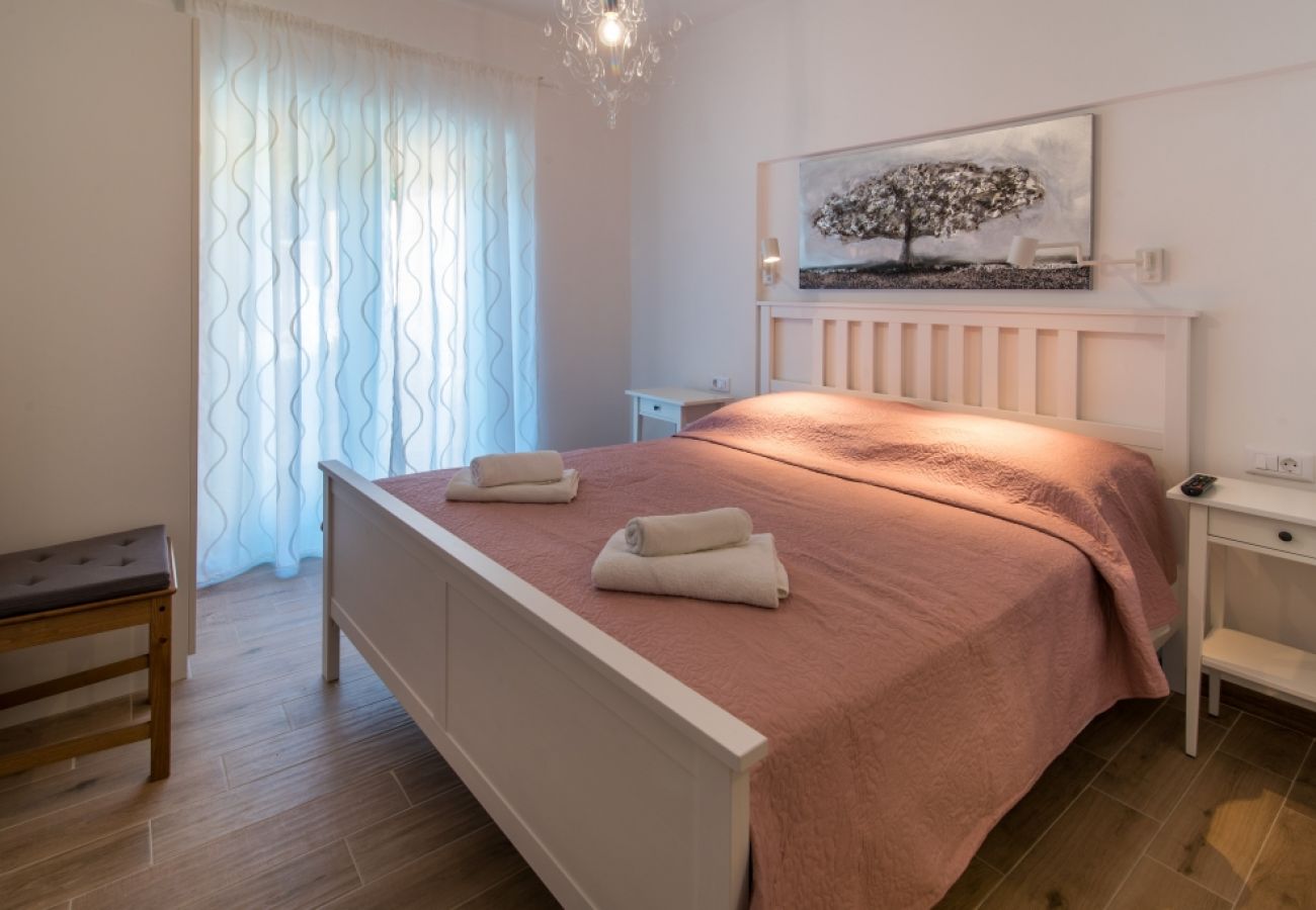 Casa en Vrbnik - Casa de vacaciones en Vrbnik con Acondicionador, WIFI, Lavavajillas (4791-1)