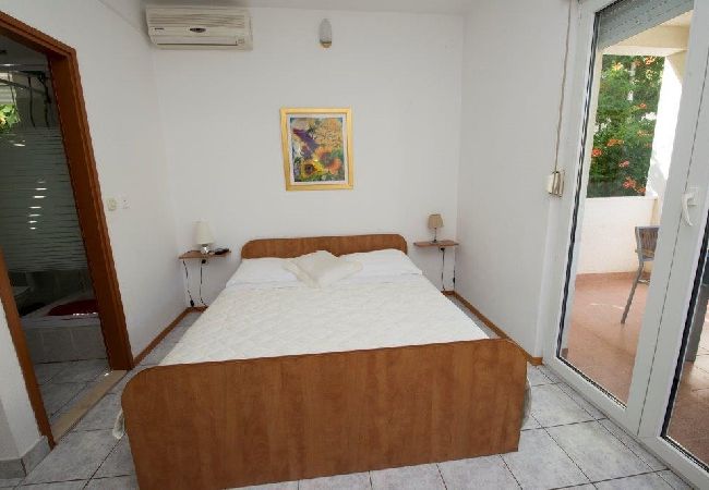 Estudio en Duce - Apartamento Estudio en Duće con Seaview, Balcón, Acondicionador, WIFI (132-7) Estudio en Duce - Apartamento Estudio en Duće con Seaview, Balcón, Acondicionador, WIFI (132-7)