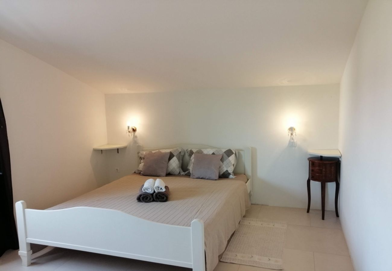 Apartamento en Funtana - Apartamento en Funtana con Balcón, Acondicionador, WIFI, Lavadora (4982-3)