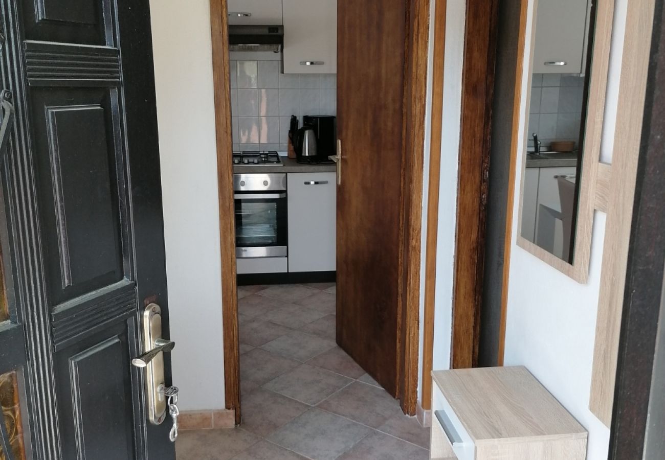 Apartamento en Funtana - Apartamento en Funtana con Terraza, Acondicionador, WIFI, Lavadora (4990-2)