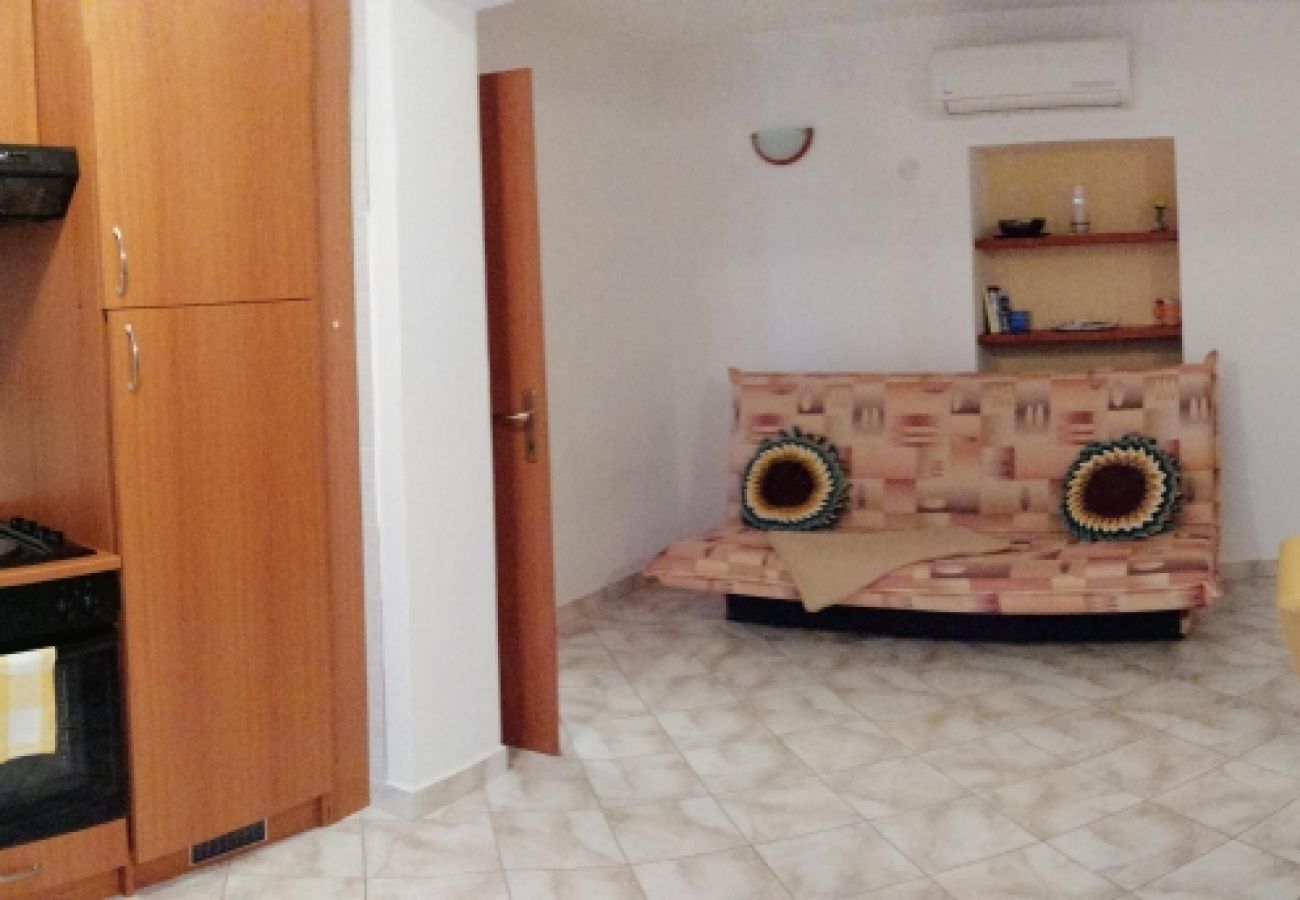 Apartamento en Funtana - Apartamento en Funtana con Terraza, Acondicionador, WIFI, Lavadora (4982-5)