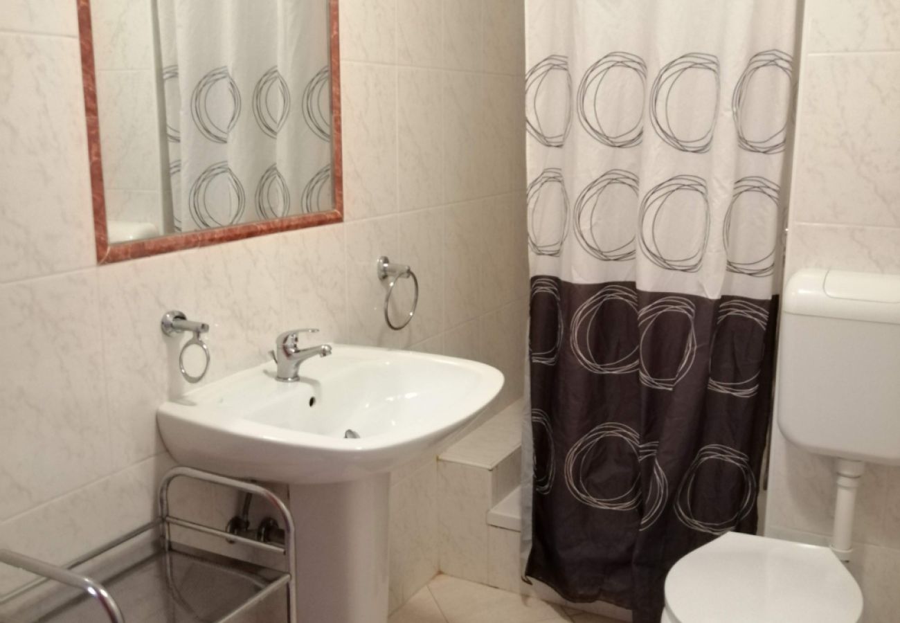 Apartamento en Funtana - Apartamento en Funtana con Terraza, Acondicionador, WIFI, Lavadora (4982-5)