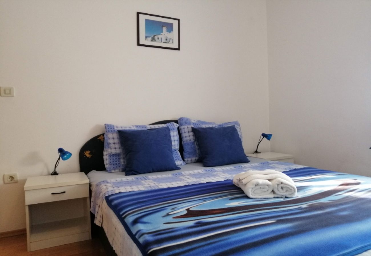 Apartamento en Funtana - Apartamento en Funtana con Terraza, Acondicionador, WIFI, Lavadora (4982-7)