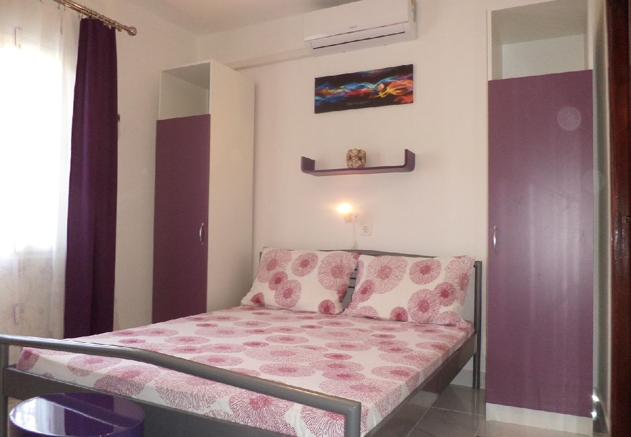 Apartamento en Lopar - Apartamento en Lopar con Terraza, Acondicionador, WIFI, Lavadora (4229-3)