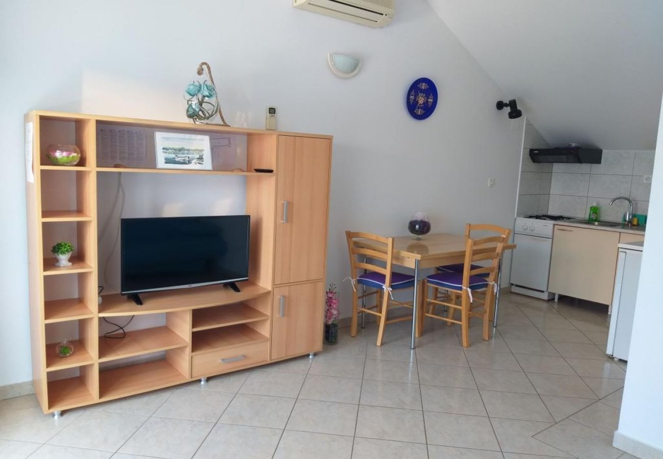 Apartamento en Tribunj - Apartamento en Tribunj con Seaview, Balcón, Acondicionador, WIFI (5034-2)