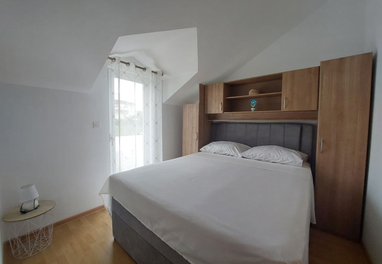 Apartamento en Tribunj - Apartamento en Tribunj con Seaview, Balcón, Acondicionador, WIFI (5034-2)