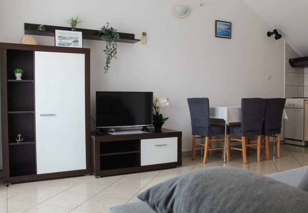 Apartamento en Tribunj - Apartamento en Tribunj con Seaview, Balcón, Acondicionador, WIFI (5034-2)