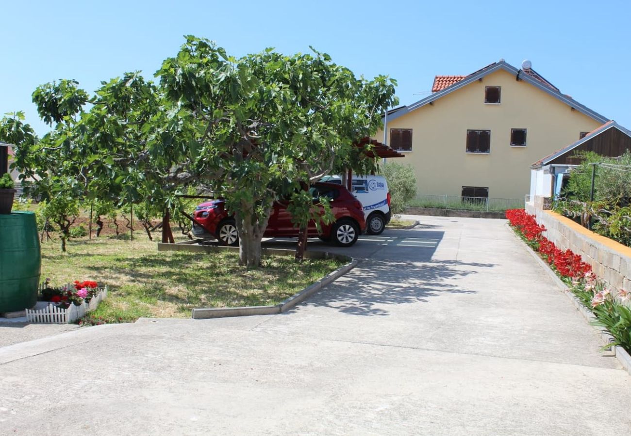 Apartamento en Tribunj - Apartamento en Tribunj con Seaview, Balcón, Acondicionador, WIFI (5034-2)