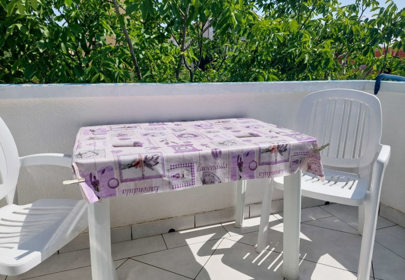 Apartamento en Tribunj - Apartamento en Tribunj con Seaview, Balcón, Acondicionador, WIFI (5034-2)