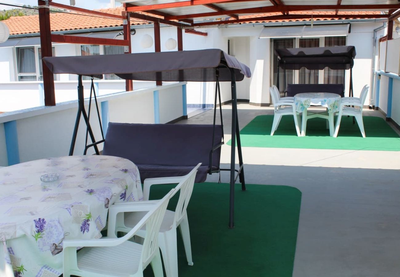 Apartamento en Tribunj - Apartamento en Tribunj con Seaview, Balcón, Acondicionador, WIFI (5034-2)
