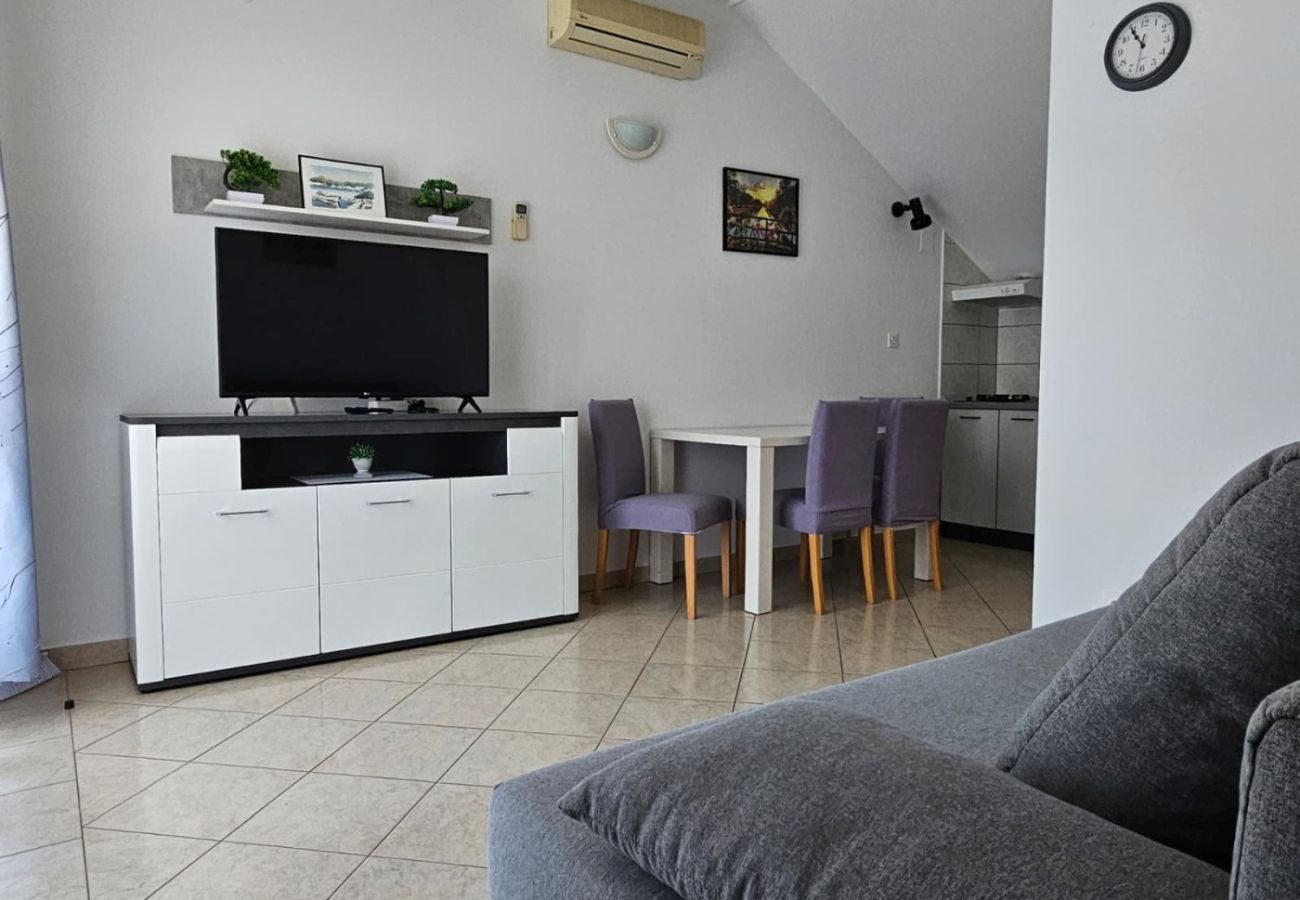 Apartamento en Tribunj - Apartamento en Tribunj con Seaview, Balcón, Acondicionador, WIFI (5034-2)