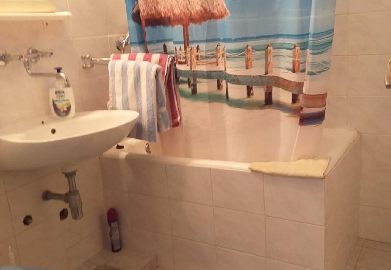 Apartamento en Tribunj - Apartamento en Tribunj con Seaview, Balcón, Acondicionador, WIFI (5037-1)