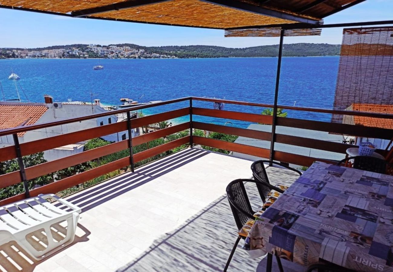 Apartamento en Okrug Gornji - Apartamento en Okrug Gornji con Seaview, Terraza, Acondicionador, WIFI (5045-1)