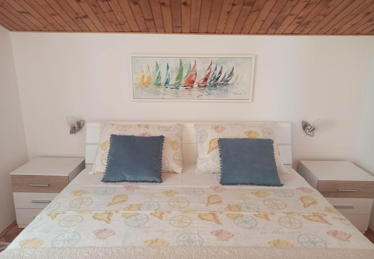 Apartamento en Okrug Gornji - Apartamento en Okrug Gornji con Seaview, Terraza, Acondicionador, WIFI (5045-1)